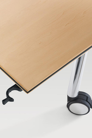 Accroche pour table sur roulettes modulable