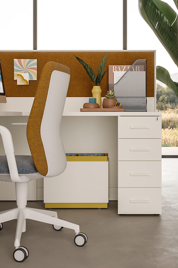 Bureau d'angle de coworking avec rangements