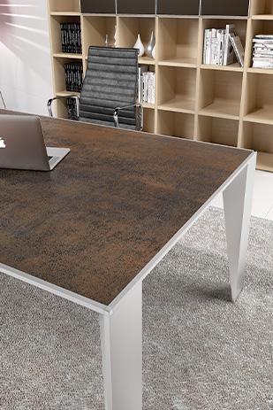 Table de conférence avec un plateau en bois