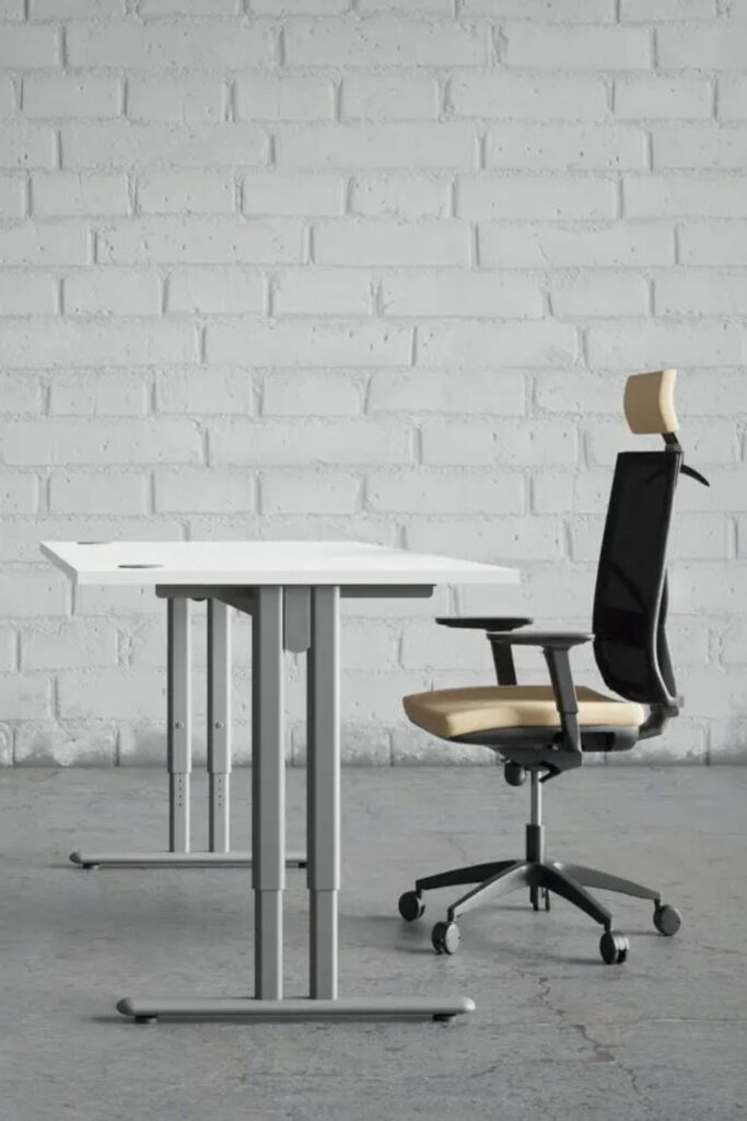 Bureau réglable en hauteur Essentiel blanc et métal