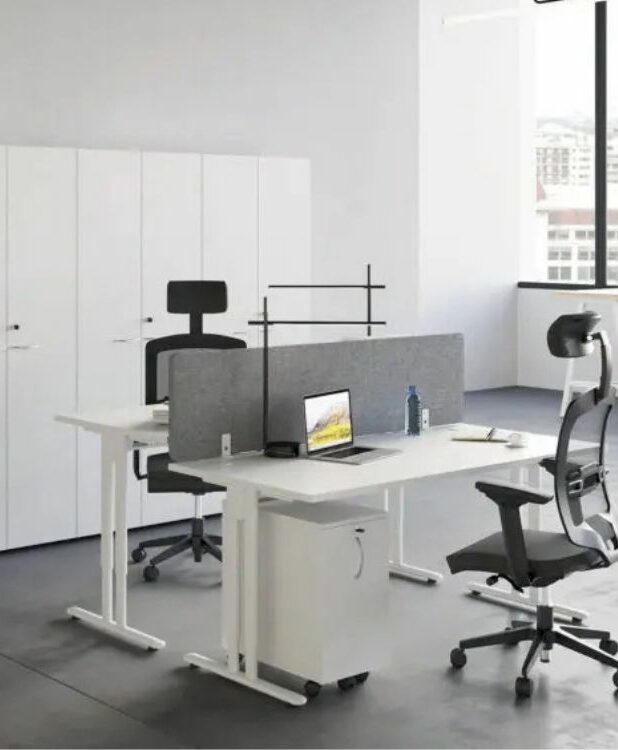 Bureau réglable en hauteur blanc