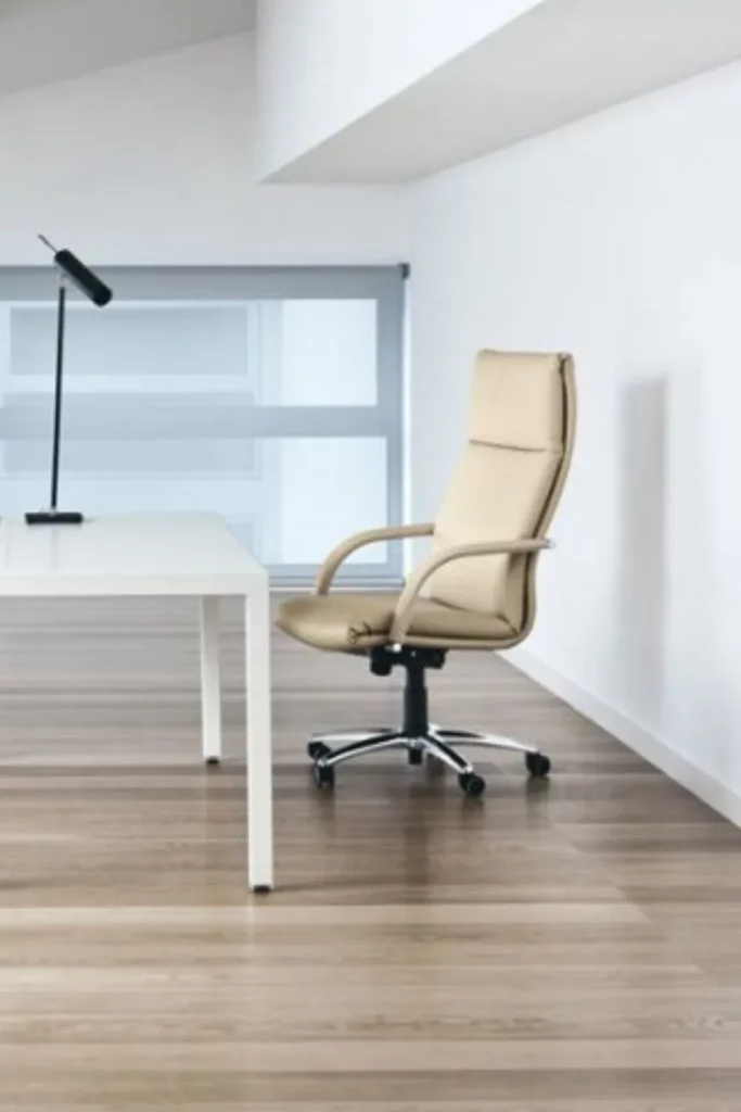 Fauteuil de Direction en cuir beige Klassic